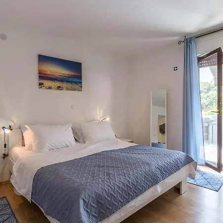 1 Bedroom Stunning In アパート