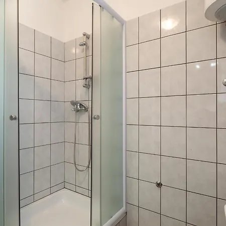 1 Bedroom Stunning In
