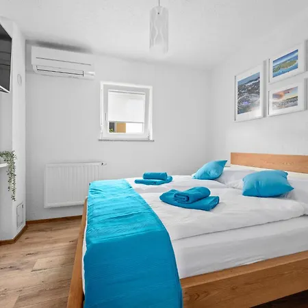 1 Bedroom Stunning In Apartment Medulin
