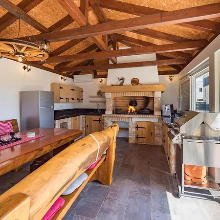 1 Bedroom Stunning In *