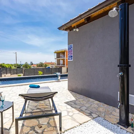 1 Bedroom Stunning In Apartment Medulin