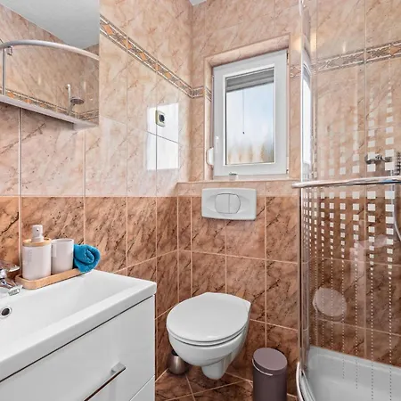 Apartment 1 Bedroom Stunning In *