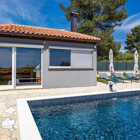 1 Bedroom Stunning In Appartement *