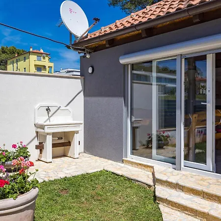 1 Bedroom Stunning In Apartment