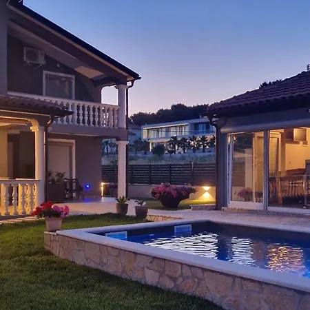 1 Bedroom Stunning In * Medulin