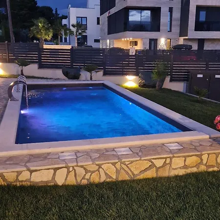 1 Bedroom Stunning In * Medulin