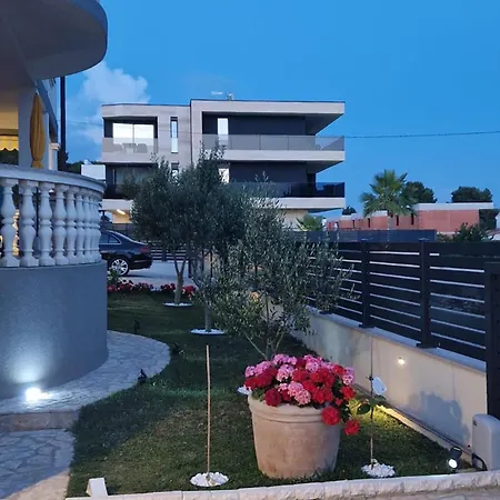 1 Bedroom Stunning In Appartement Medulin